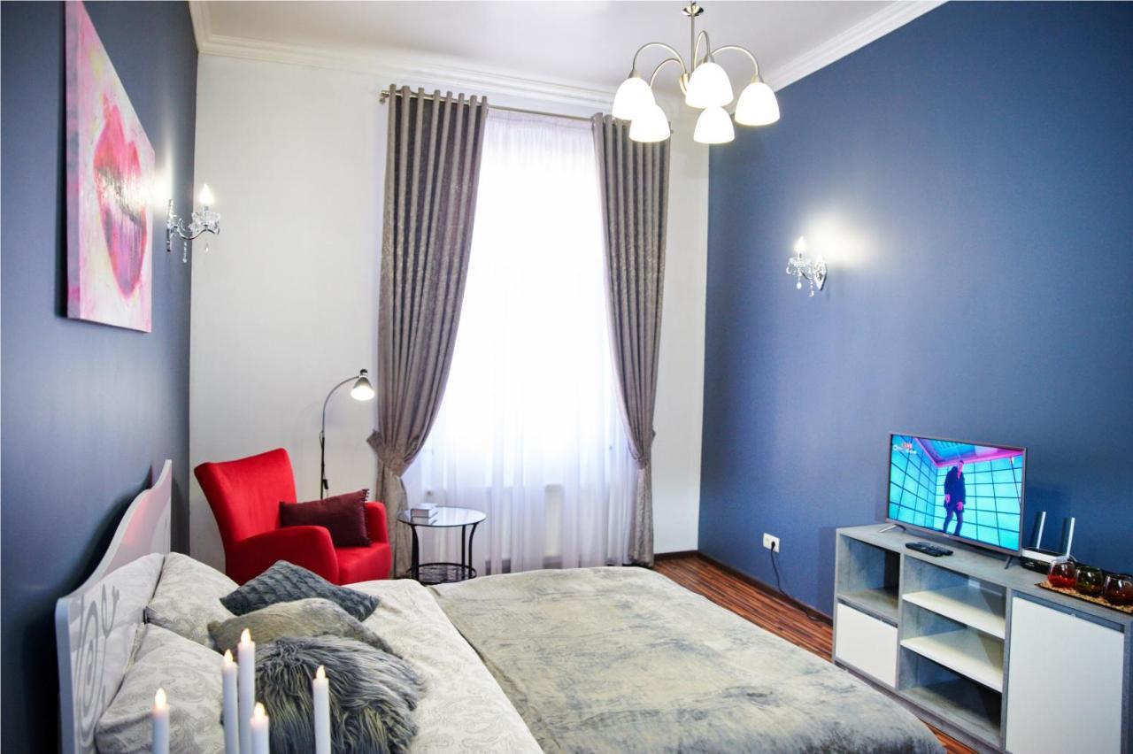 Designer Apartment In The Center Lviv Eksteriør bilde