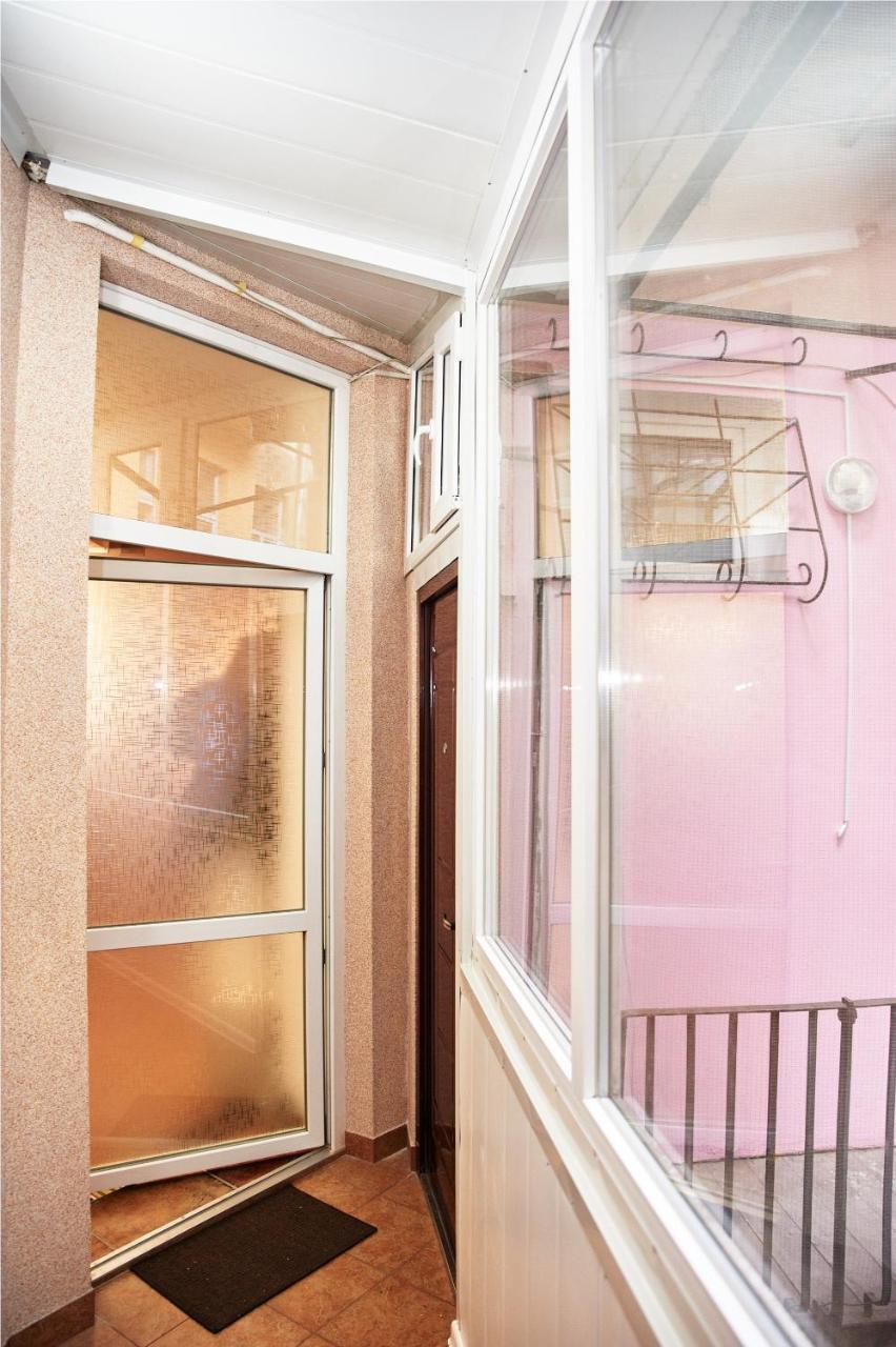 Designer Apartment In The Center Lviv Eksteriør bilde