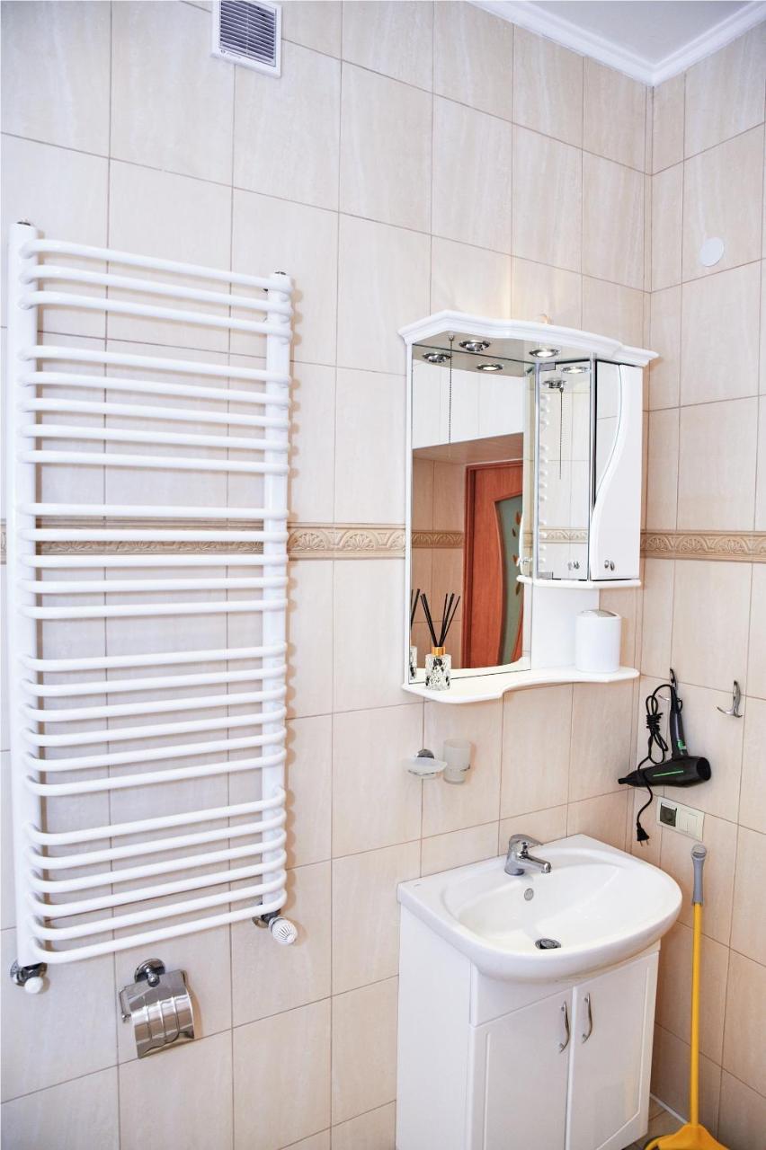 Designer Apartment In The Center Lviv Eksteriør bilde